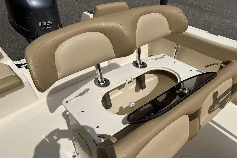 Slide: The Image of Scout 195 Sportfish 2021 - 5