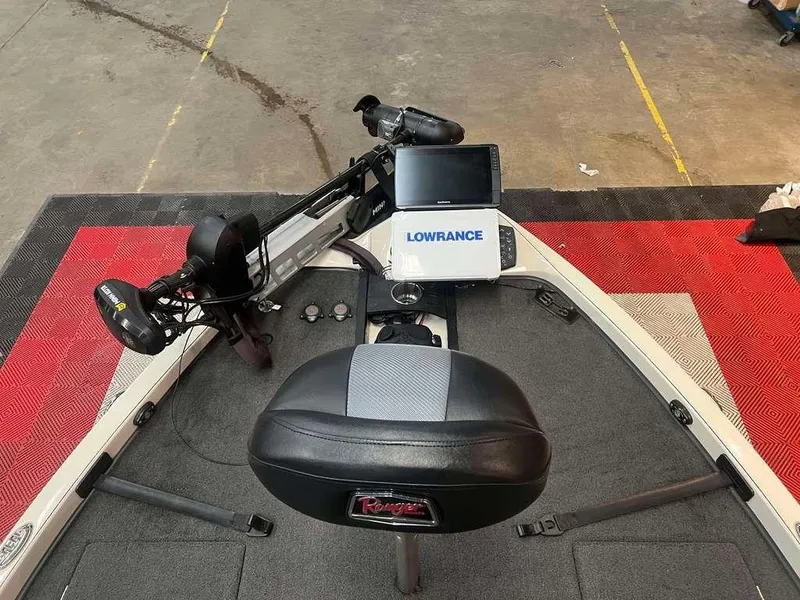 Slide: The Image of 2018 Ranger Z521C boat with Lowrance electronics and trolling motor, viewed from the bow. - 8