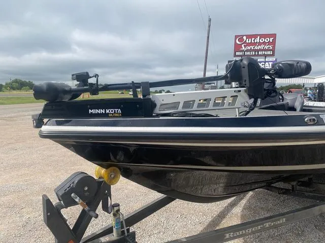 Slide: The Image of 2016 Ranger 522D boat with Minn Kota Ultrex motor at Outdoor Specialties. - 4