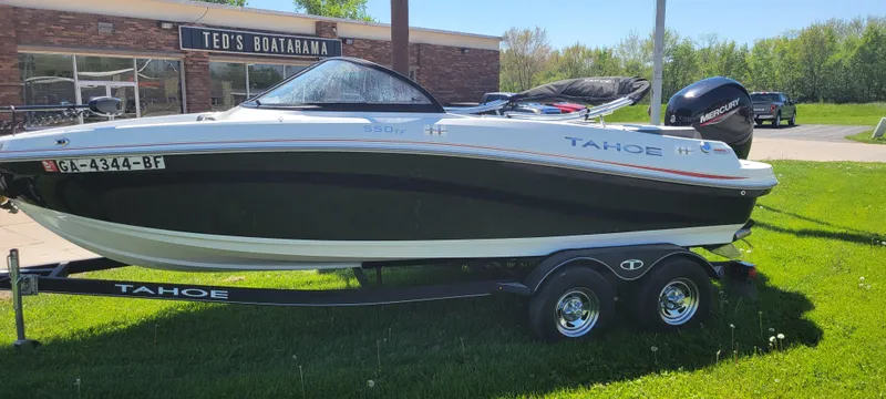Slide: The Image of 2021 Bass Tracker TAHOE 550TF boat on trailer at Ted's Boatarama. - 27