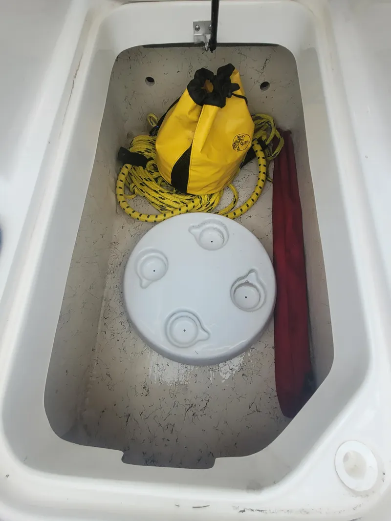 Slide: The Image of Hurricane SunDeck 217 OB 2022 - 24