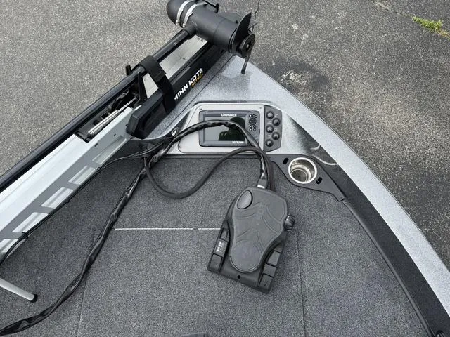 Slide: The Image of 2020 Ranger 212LS boat deck with trolling motor and control panel. - 3