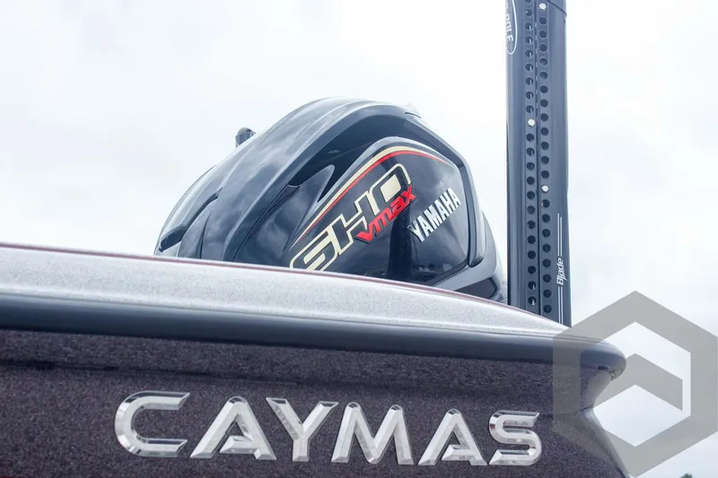Slide: The Image of 2025 Caymas CX 21 PRO boat with Yamaha engine detail. - 10