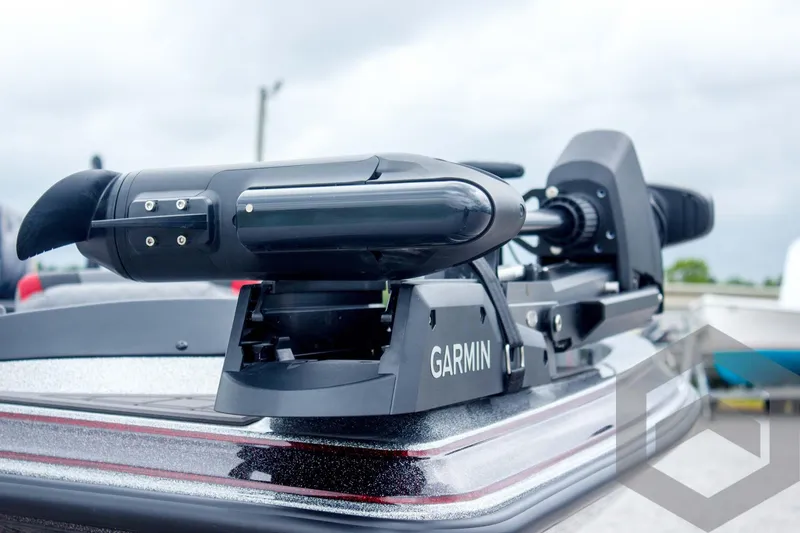 Slide: The Image of 2025 Caymas CX 21 PRO boat with Garmin equipment on deck. - 19