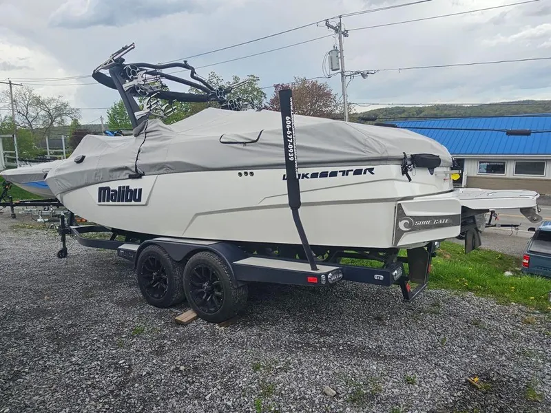 Slide: The Image of Malibu Wakesetter 25 LSV 2021 - 11