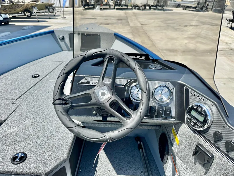 Slide: The Image of Lund Adventure 1775 SS w/ 115HP Mercury! 2025 - 12