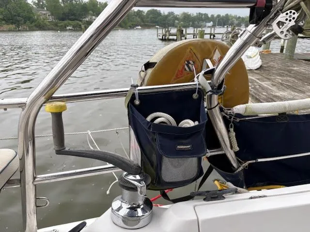 Slide: The Image of Hunter 33 2006 - 12