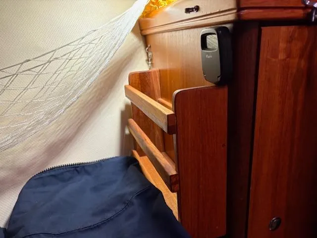 Slide: The Image of Hunter 33 2006 - 35