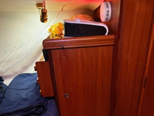 Slide: The Image of Hunter 33 2006 - 36