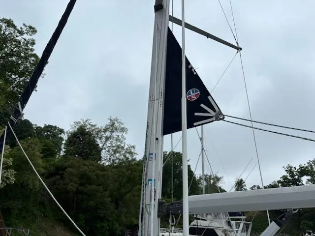 Slide: The Image of Hunter 33 2006 - 4