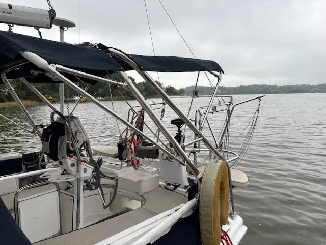 Slide: The Image of Hunter 33 2006 - 6