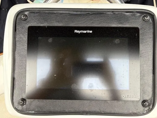 Slide: The Image of Hunter 33 2006 - 8