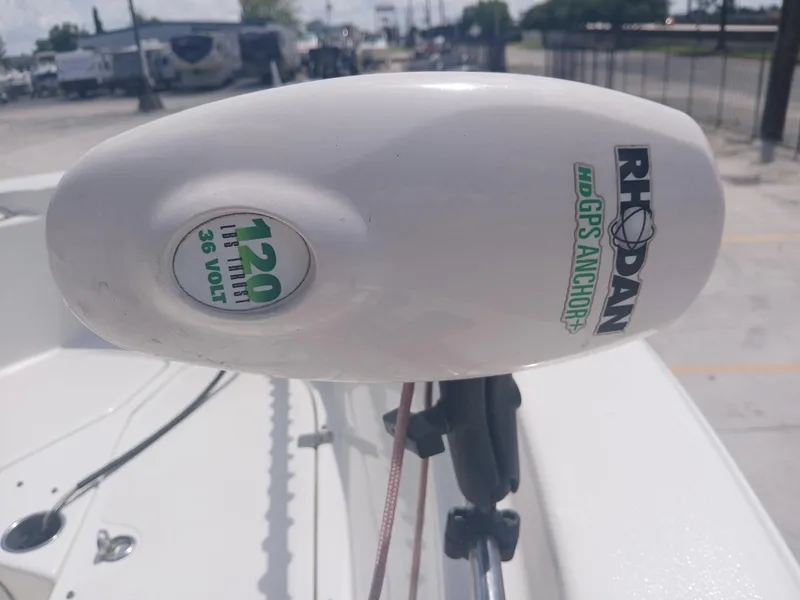 Slide: The Image of Rhodan HD GPS Anchor on 2007 NauticStar 22 CC OS boat, 120 lb thrust, 36 volt. - 14