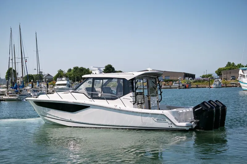 Slide: The Image of Boston Whaler 405 Conquest 2025 - 5