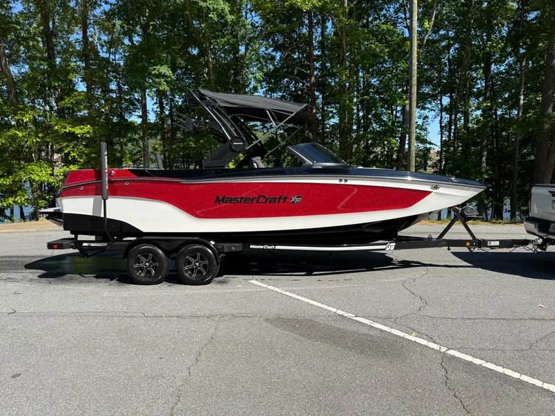 The Image of MasterCraft XT24 2022 - 1