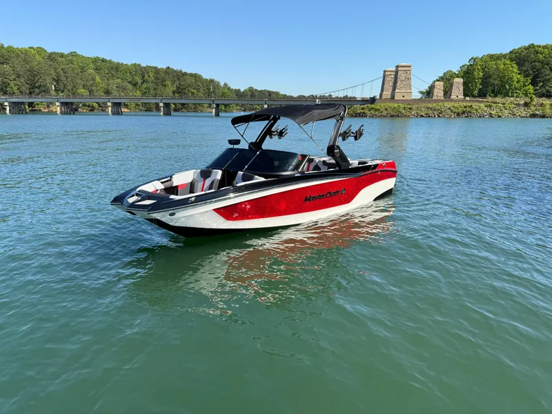 Slide: The Image of MasterCraft XT24 2022 - 11