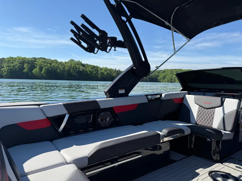 Slide: The Image of MasterCraft XT24 2022 - 19