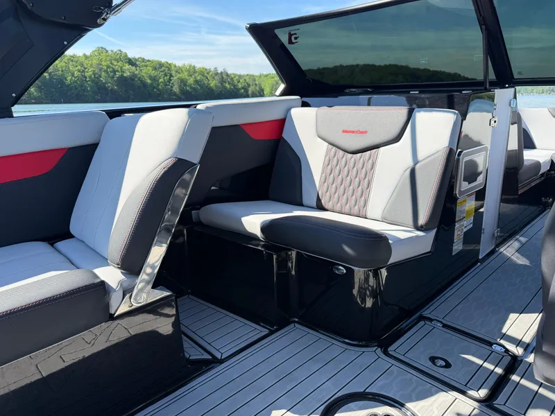 Slide: The Image of MasterCraft XT24 2022 - 20