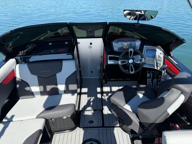 Slide: The Image of MasterCraft XT24 2022 - 25