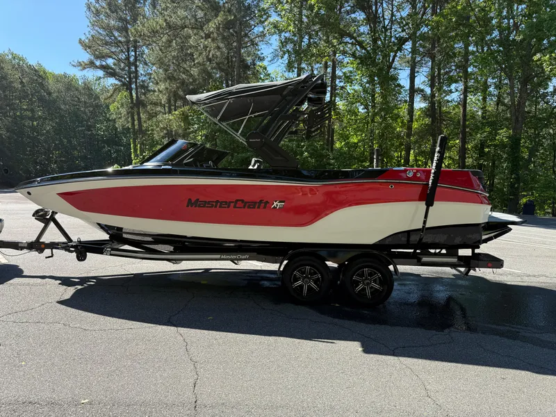 Slide: The Image of MasterCraft XT24 2022 - 3