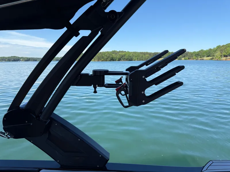 Slide: The Image of MasterCraft XT24 2022 - 33