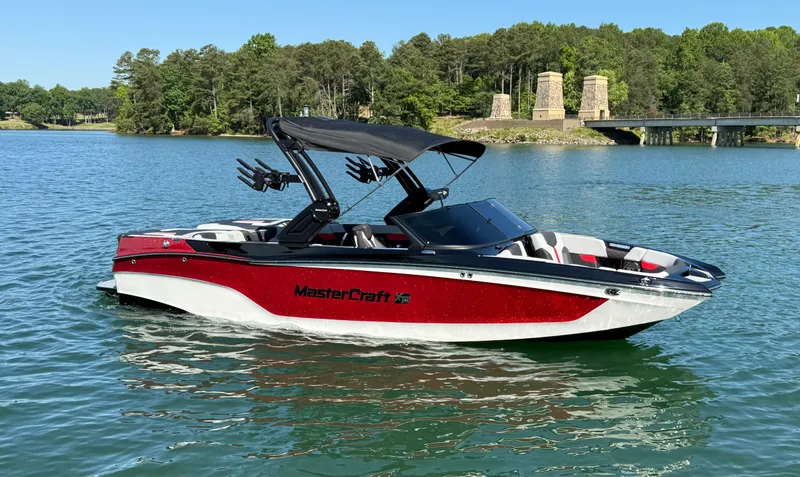 Slide: The Image of MasterCraft XT24 2022 - 9