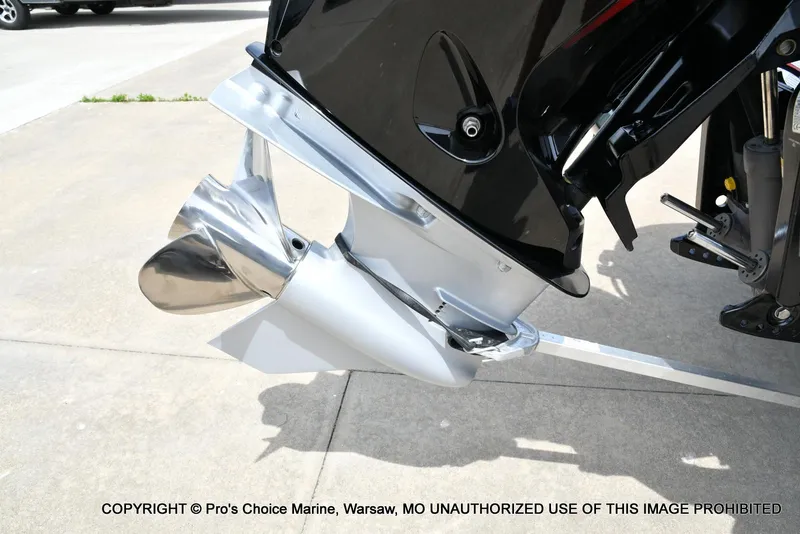 Slide: The Image of 2024 Nitro Z20 Pro boat motor and propeller on concrete surface. - 22
