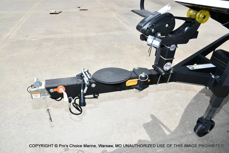 Slide: The Image of Trailer hitch of 2024 Nitro Z20 Pro boat on concrete surface. - 32