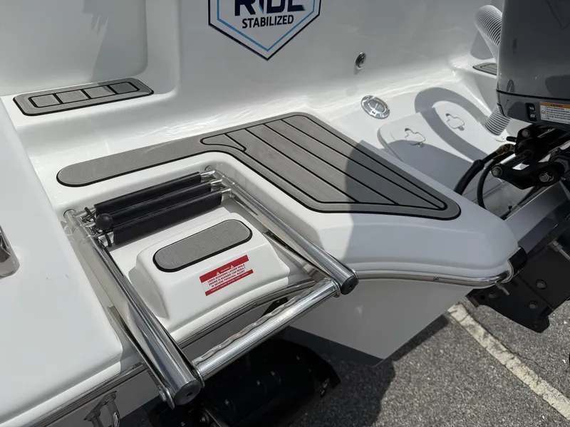 Slide: The Image of Tidewater 232 CC Adventure 2025 - 5