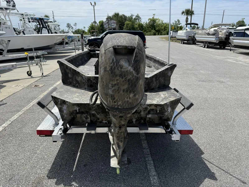 Slide: The Image of Excel Viper F4 1751-YAMHA 60 2025 - 3