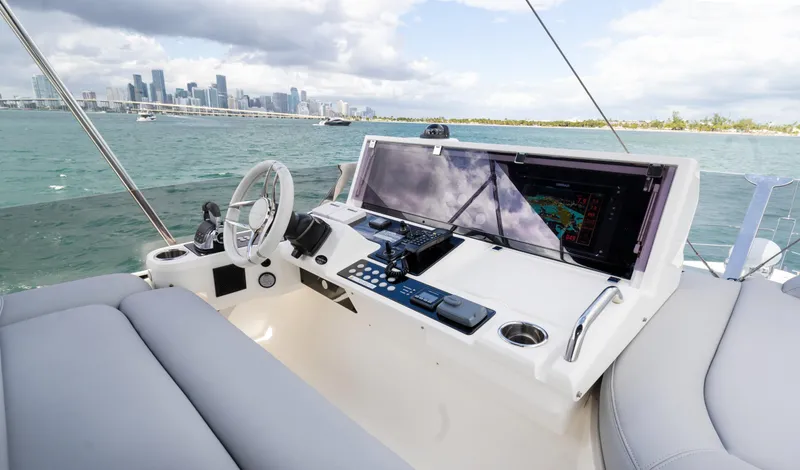 Slide: The Image of Sunseeker Manhattan 55 2016 - 60