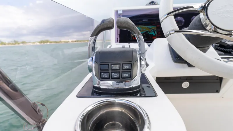 Slide: The Image of Sunseeker Manhattan 55 2016 - 63