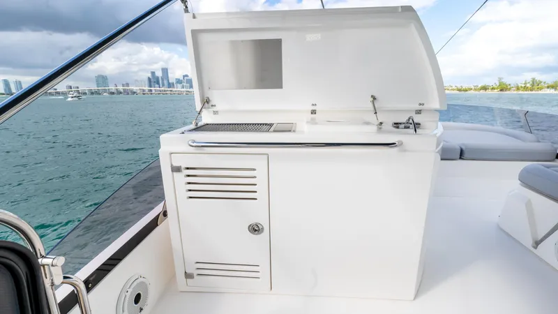 Slide: The Image of Sunseeker Manhattan 55 2016 - 83