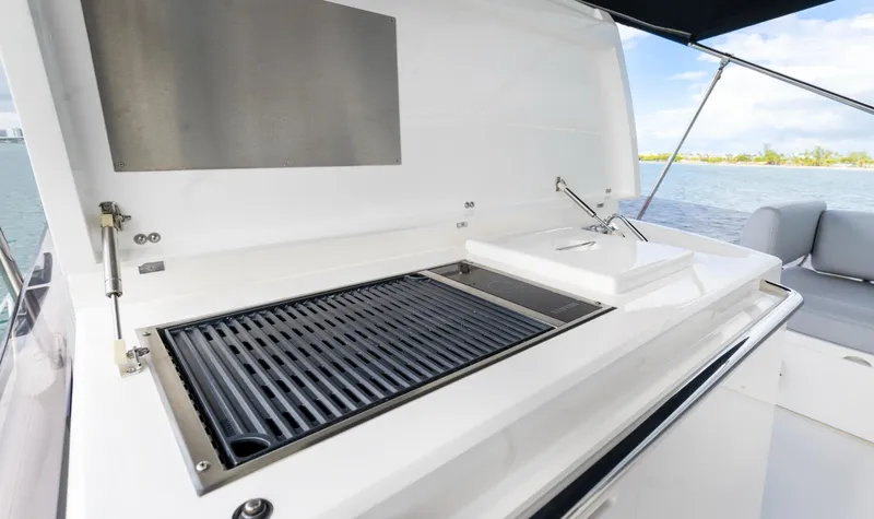 Slide: The Image of Sunseeker Manhattan 55 2016 - 85