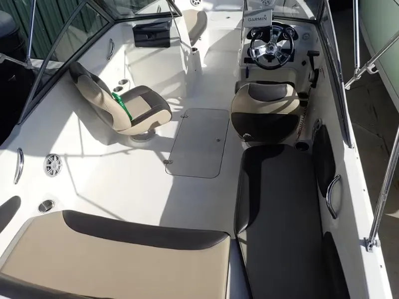 Slide: The Image of Stingray 191 DC 2018 - 3