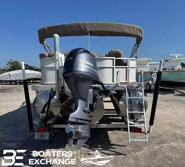 Slide: The Image of 2017 Bennington 21SLX pontoon boat with Yamaha outboard motor at Boaters Exchange. - 2