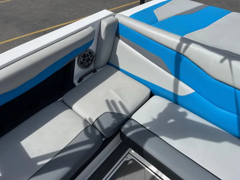 Slide: The Image of Axis T220 2023 - 22