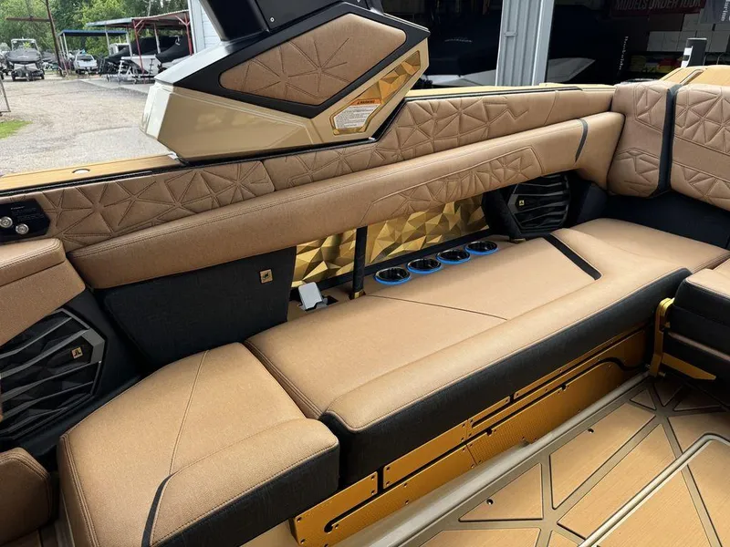 Slide: The Image of Nautique Super Air Nautique G25 Paragon 2025 - 12
