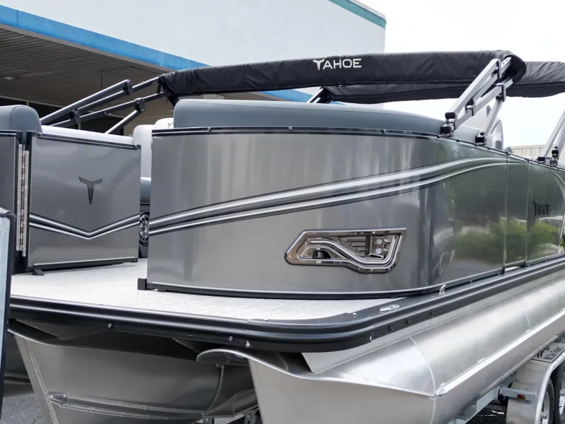 Slide: The Image of Tahoe LTZ QL23T 2025 - 15