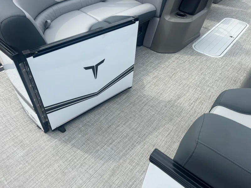 Slide: The Image of Tahoe LTZ QL23T 2025 - 11