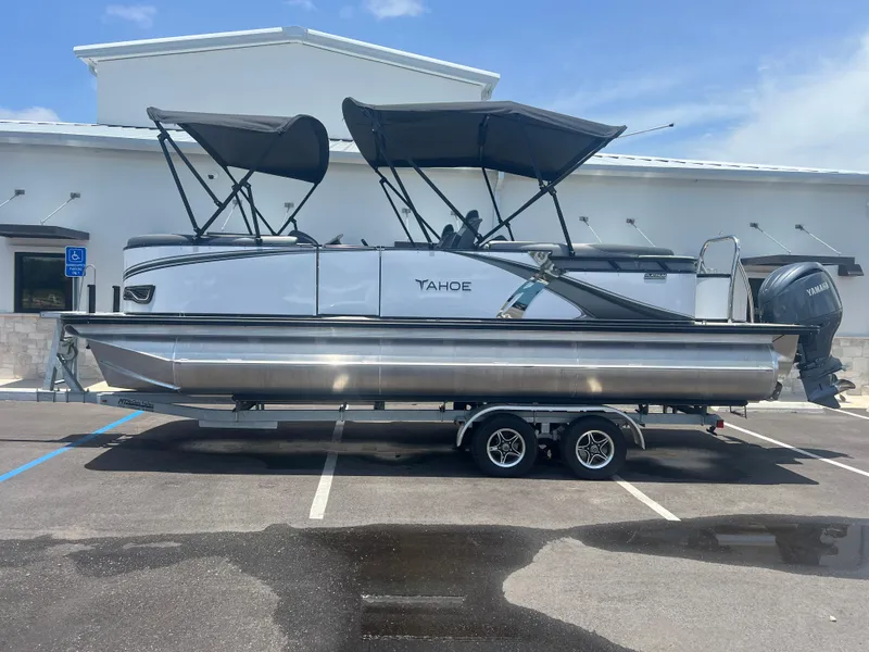 Slide: The Image of Tahoe LTZ QL23T 2025 - 25