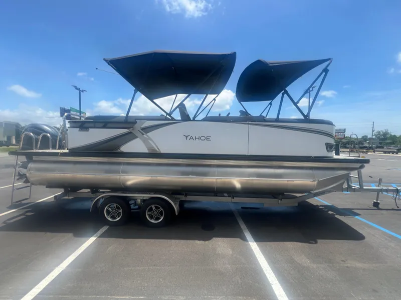 Slide: The Image of Tahoe LTZ QL23T 2025 - 26