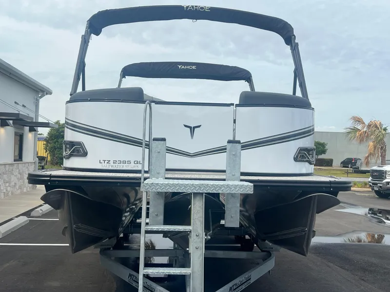 Slide: The Image of Tahoe LTZ QL23T 2025 - 6