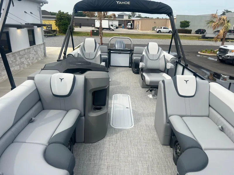 Slide: The Image of Tahoe LTZ QL23T 2025 - 7