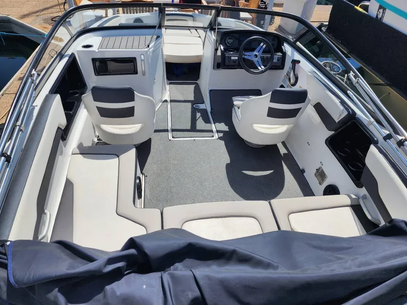 Slide: The Image of Yamaha SX195 2019 - 7