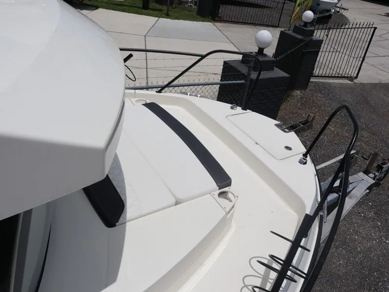 Slide: The Image of Bayliner PH Series T25 Pilothouse 2025 - 16