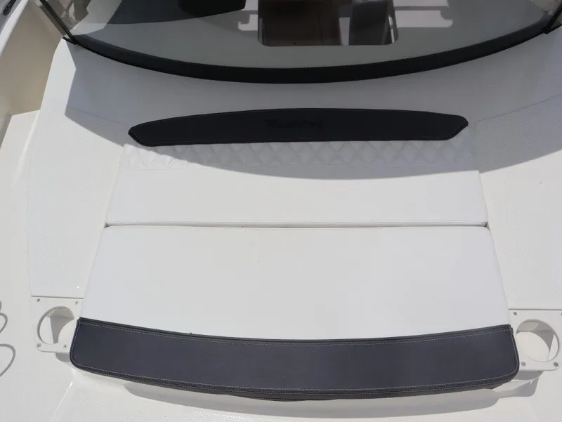 Slide: The Image of Bayliner PH Series T25 Pilothouse 2025 - 18