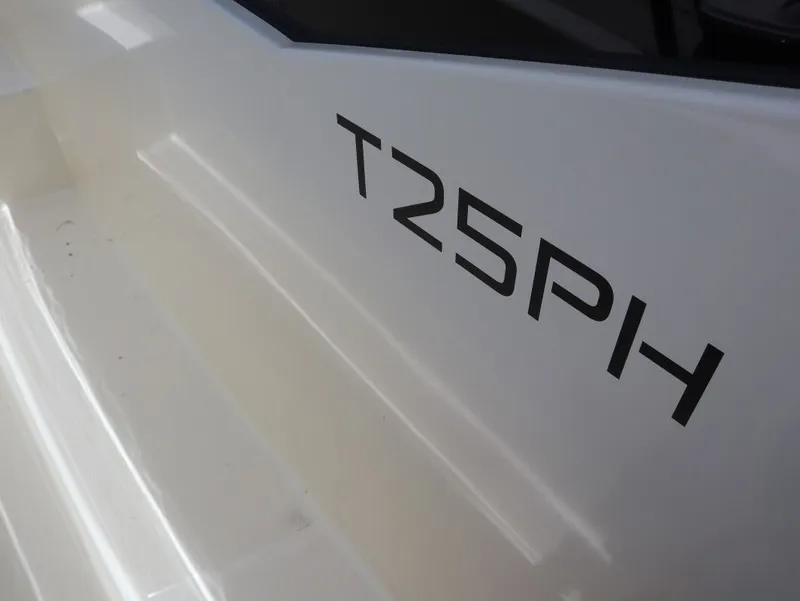 Slide: The Image of Bayliner PH Series T25 Pilothouse 2025 - 19