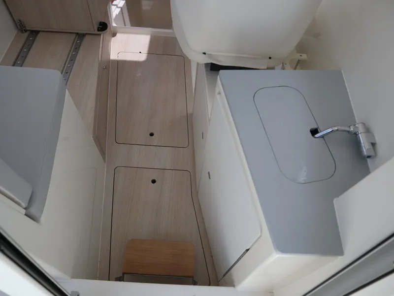 Slide: The Image of Bayliner PH Series T25 Pilothouse 2025 - 21