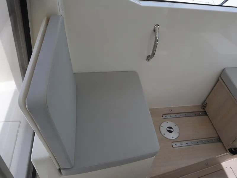 Slide: The Image of Bayliner PH Series T25 Pilothouse 2025 - 22